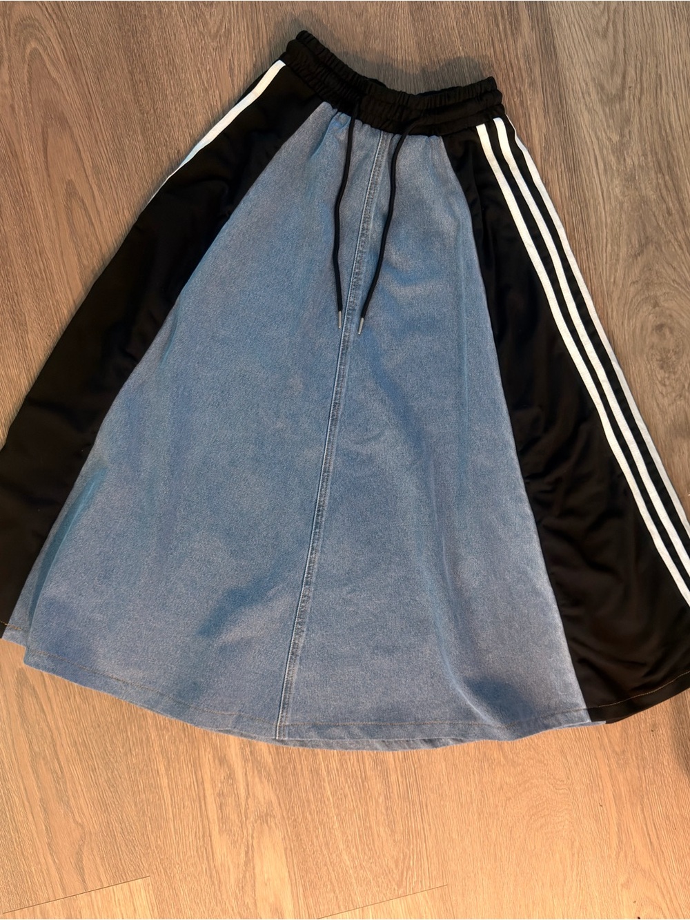 SHEIN Blue Denim-Look A-Line Skirt with Black Sport Panels